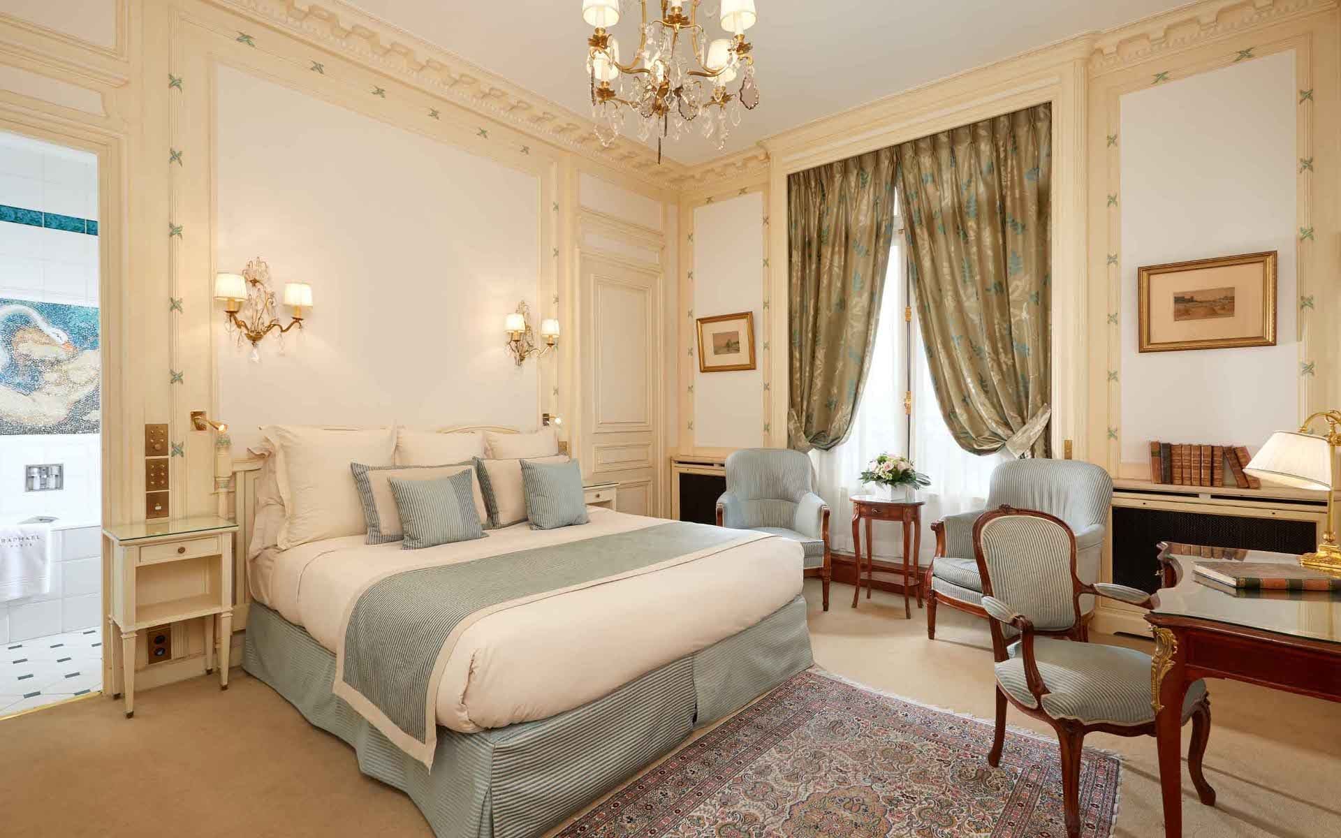 Hotel Raphael Paris ***** 5 star hotels in paris france Suites