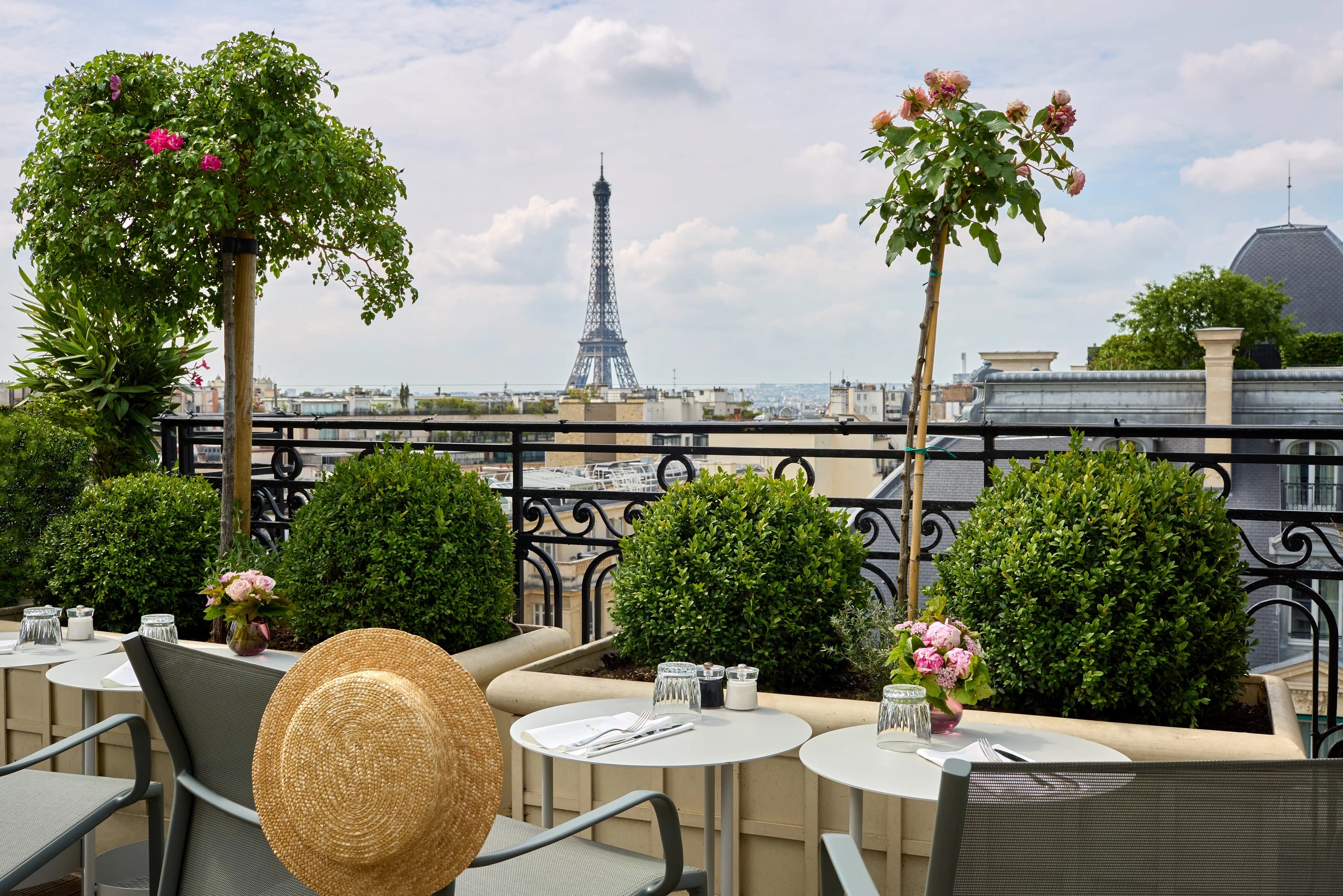 Raphael Paris Rooftop - Eiffel tower view
