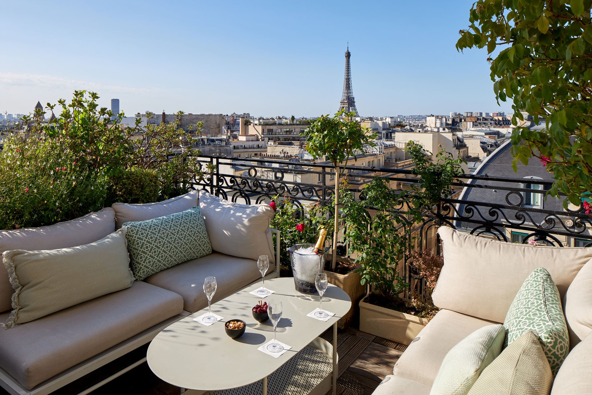 Raphael Paris Rooftop - Vue Tour Eiffel